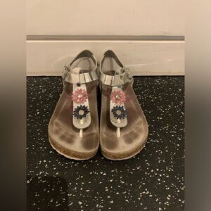 Girls sandals fancy shoes shiny birkenstock slip on flip flops girls size US 3